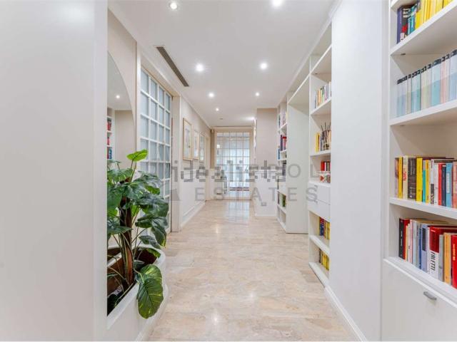 Appartamento in vendita di 193 m² in Via Correggio, 19