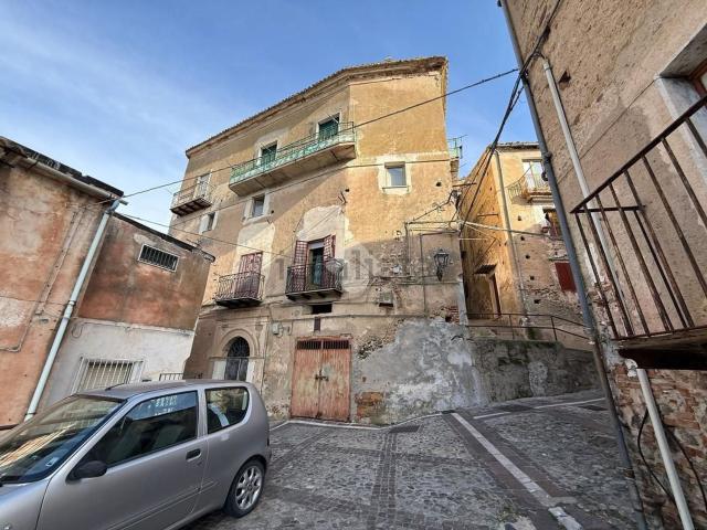 Appartamento in vendita di 193 m² in Via Carso, 17