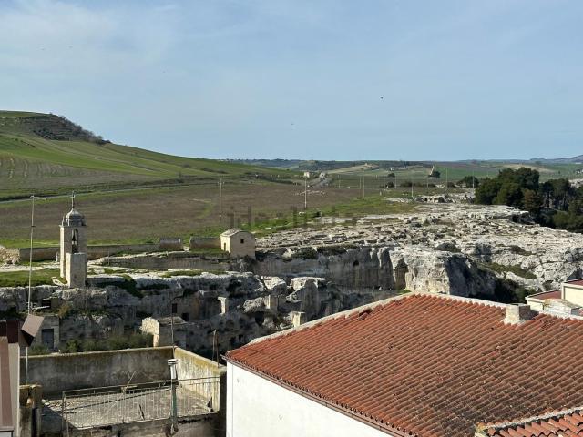 Appartamento in vendita di 193 m² in Via Abate Clemente, 28