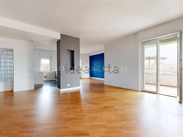 Appartamento in vendita di 193 m² in Via Adua, 11