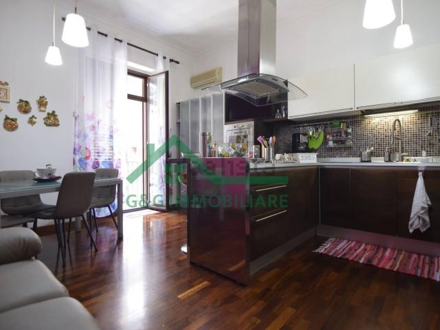 Appartamento in vendita di 193 m² in Via Alessandro Manzoni