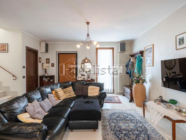 Appartamento in vendita di 193 m² in Via Girolamo di Giovanni