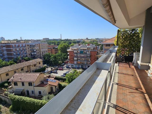 Appartamento in vendita di 193 m² in Via Leonardo Greppi, 44