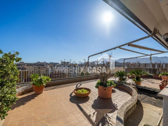 Appartamento in vendita di 193 m² in Via Leonardo da Vinci, 282