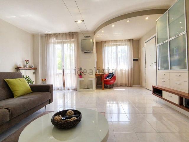 Appartamento in vendita di 193 m² in Via Montali