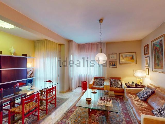 Appartamento in vendita di 193 m² in Via San Bernardino Da Siena, 17