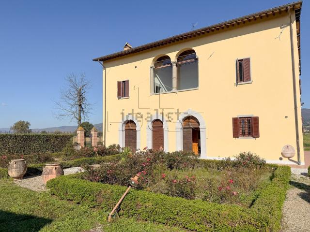 Appartamento in vendita di 193 m² in Strada Comunale di Mezzatorre