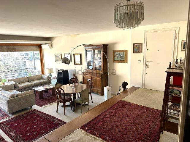 Appartamento in vendita di 194 m² in Via Calalzo