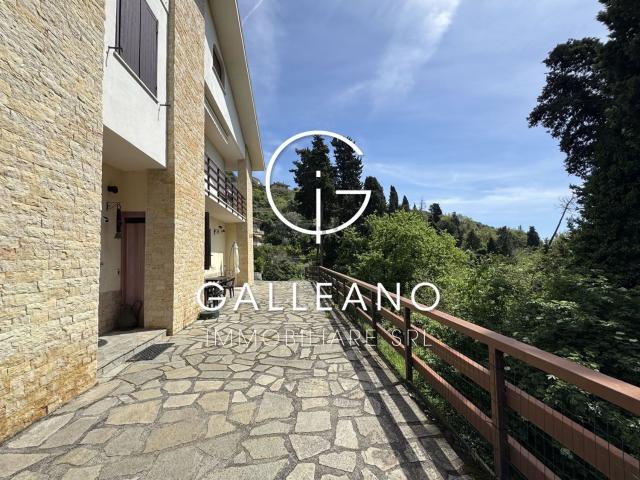 Appartamento in vendita di 194 m² in Via Antonio Mombello, 102