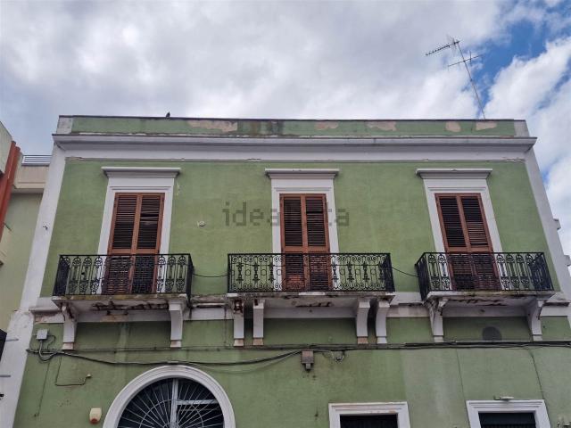 Appartamento in vendita di 194 m² in Via Appia, 64