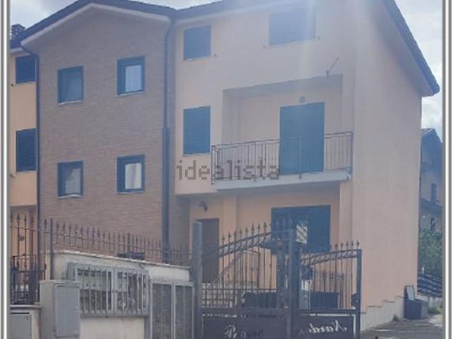 Appartamento in vendita di 194 m² in Via Basso Casale