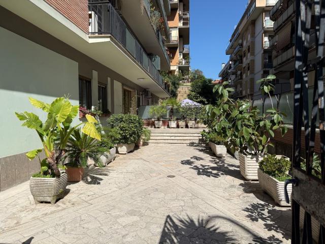 Appartamento in vendita di 194 m² in Via Francesco Acri