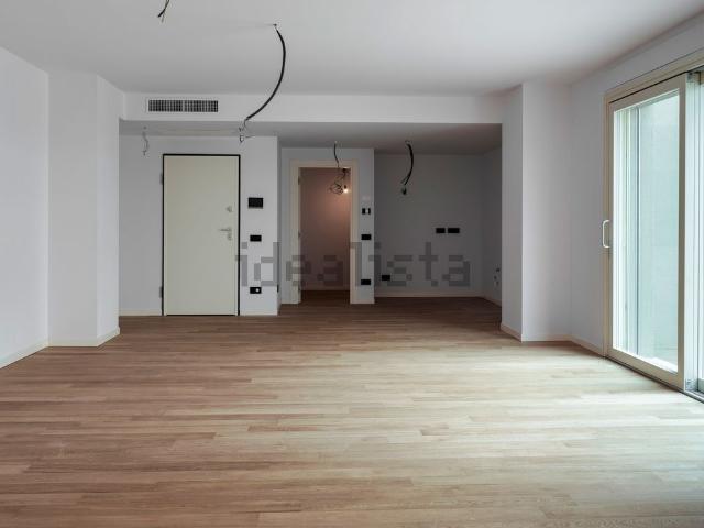 Appartamento in vendita di 194 m² in Via Leonardo Da Vinci, 74