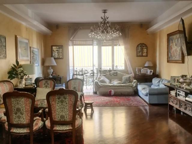 Appartamento in vendita di 194 m² in Via Santa Lucia al Parco, 9