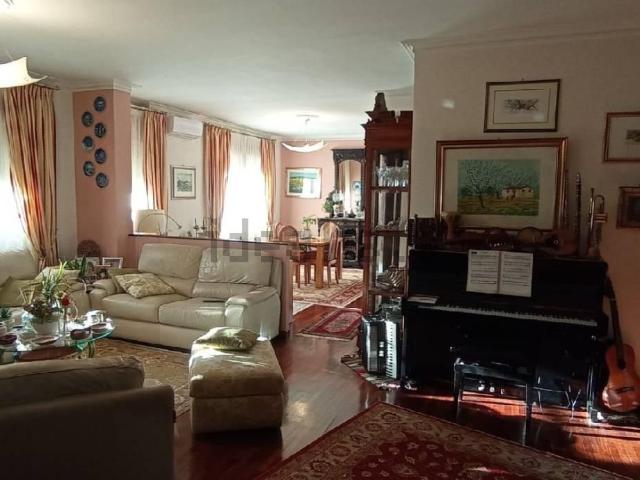 Appartamento in vendita di 194 m² in Via Piero Foscari