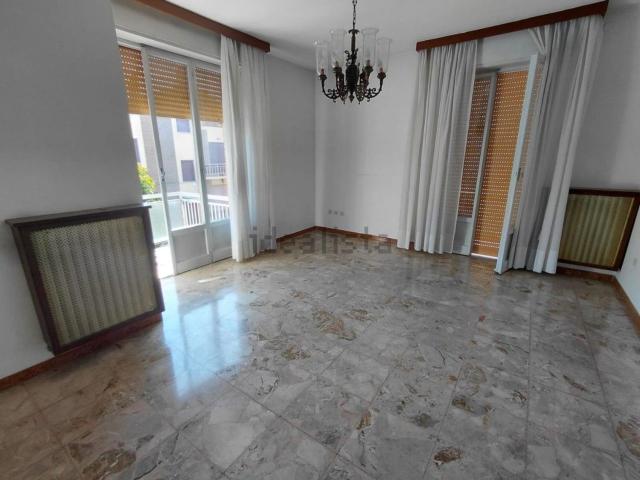 Appartamento in vendita di 194 m² in Via Ugo Tombesi