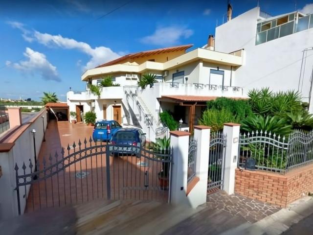 Appartamento in vendita di 194 m² in Via XXI Ottobre, 138