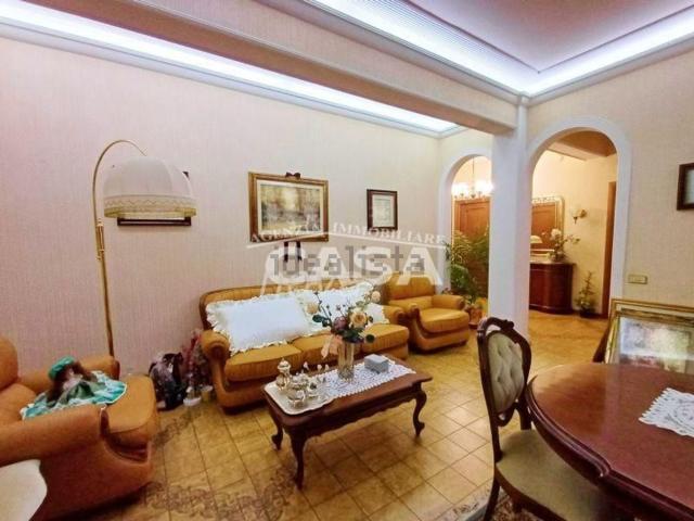 Appartamento in vendita di 194 m² in Piazza Giuseppe Garibaldi, 4