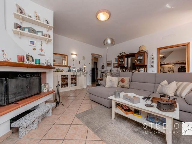 Appartamento in vendita di 195 m² in Via di Gabbiano, 17