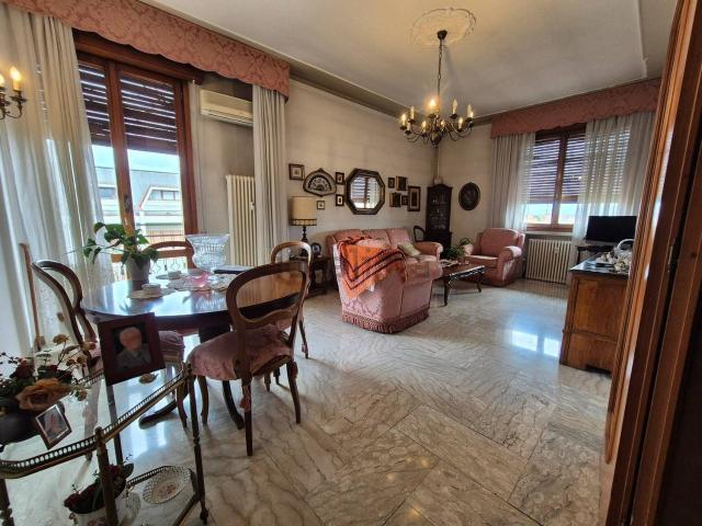Appartamento in vendita di 195 m²