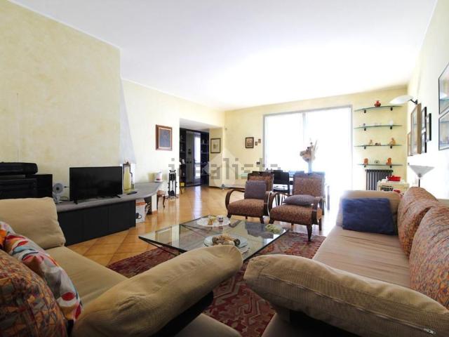 Appartamento in vendita di 195 m² in Via Cavour, 21