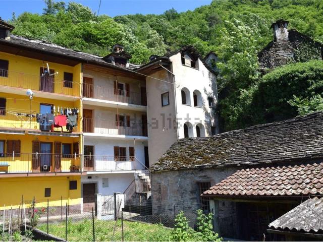 Appartamento in vendita di 195 m² in Via Cantone, 2