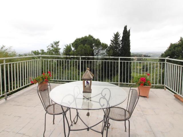 Appartamento in vendita di 195 m² in Via Certaldese, 21
