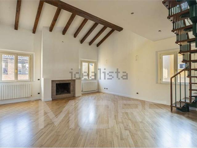 Appartamento in vendita di 195 m² in Via Cervetta, 23