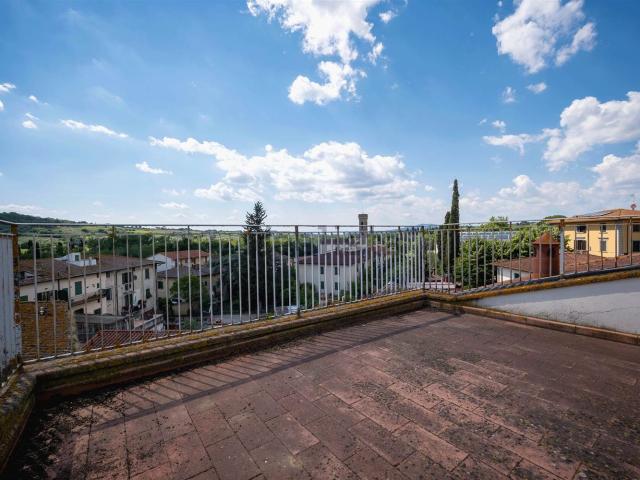 Appartamento in vendita di 195 m² in Via Antonio Meucci