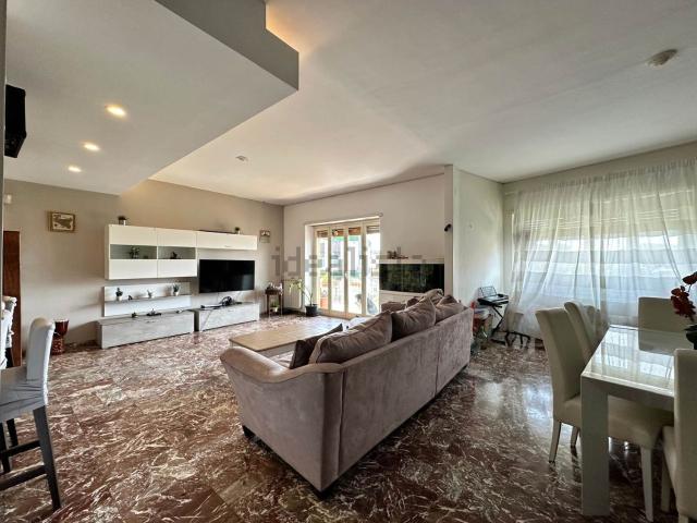Appartamento in vendita di 195 m² in Via Angelo Musco