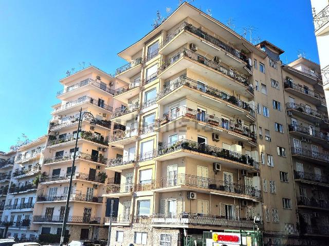 Appartamento in vendita di 195 m² in Via Aniello Falcone, 386