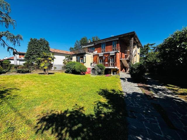 Appartamento in vendita di 195 m² in Via B. Buozzi, 6