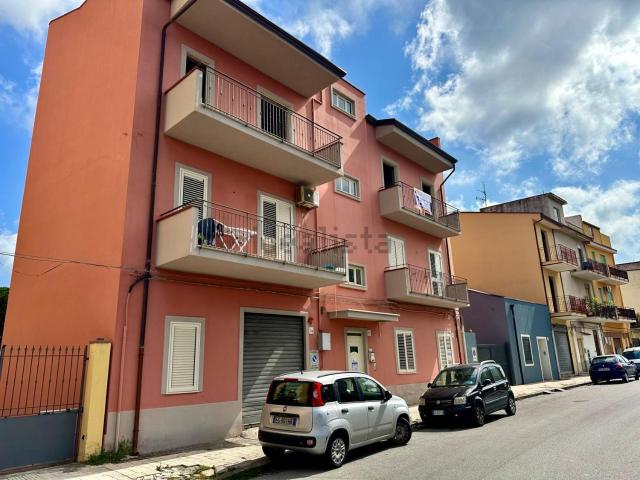 Appartamento in vendita di 195 m² in Via Generale Angelo Cambria, 80