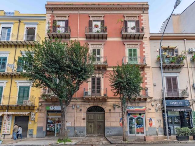 Appartamento in vendita di 195 m² in Via Dante, 166