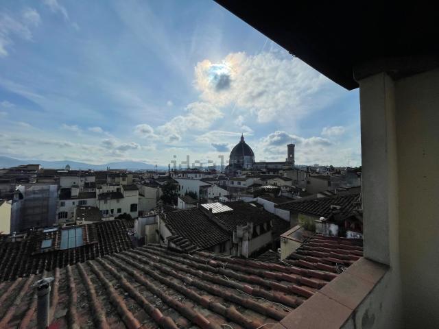 Appartamento in vendita di 195 m² in Via de&apos  Ginori