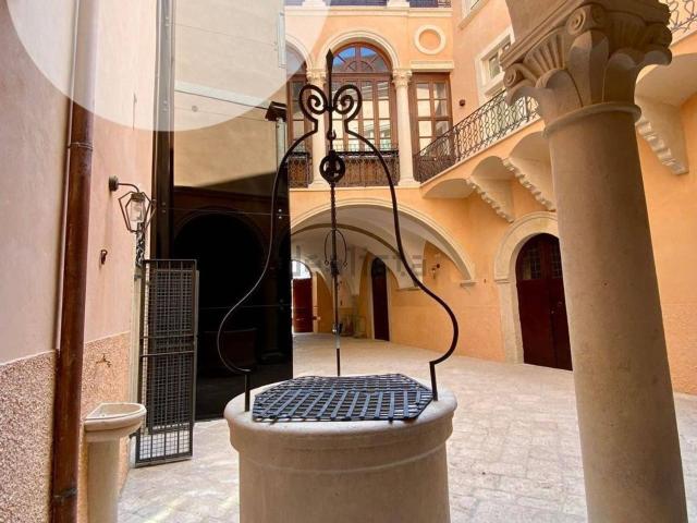 Appartamento in vendita di 195 m² in Via del Cardinale