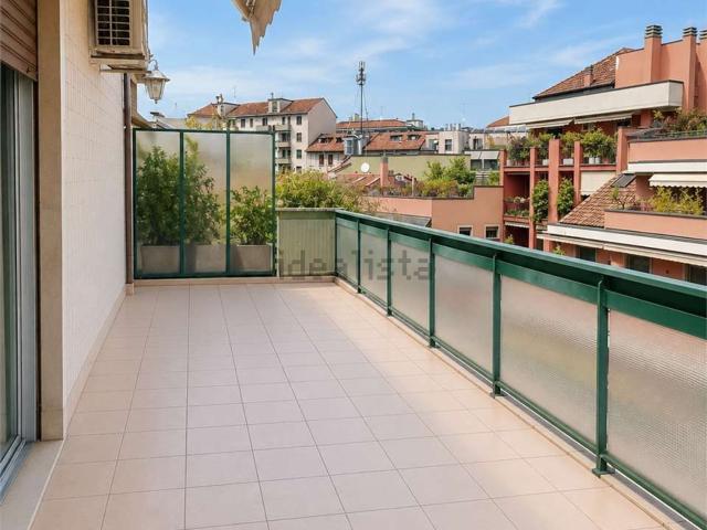 Appartamento in vendita di 195 m² in Via Ezio Biondi, 1