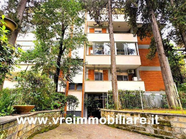 Appartamento in vendita di 195 m² in Via Francesco Ripandelli, 11