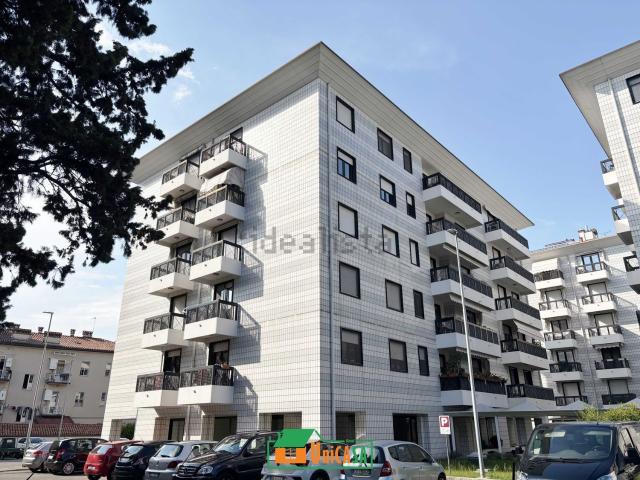 Appartamento in vendita di 195 m² in Via IX Giugno, 19