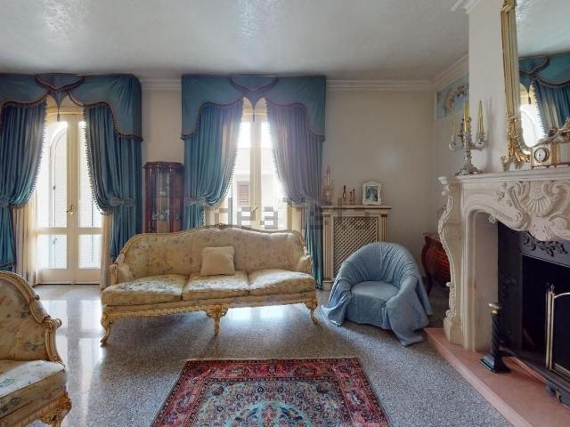 Appartamento in vendita di 195 m² in Via J. S. Bach, 15