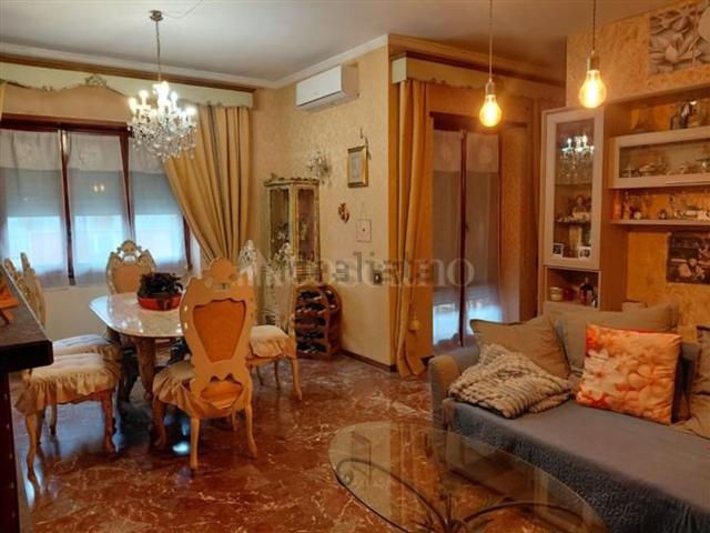 Appartamento in vendita di 195 m² in Via Lucrezia Romana