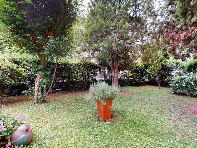Appartamento in vendita di 195 m² in Via Ludovico Ariosto, 11