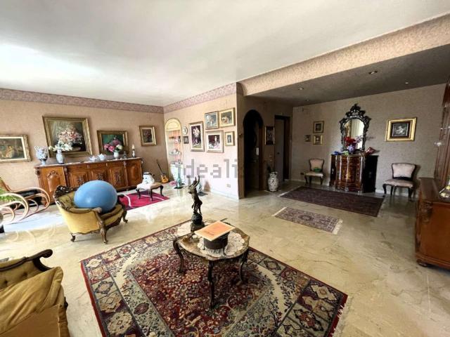 Appartamento in vendita di 195 m² in Via Monti Iblei