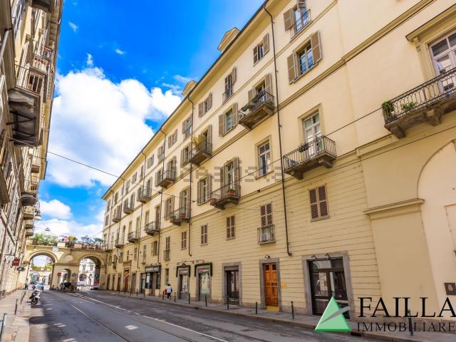 Appartamento in vendita di 195 m² in Via Maria Vittoria, 49