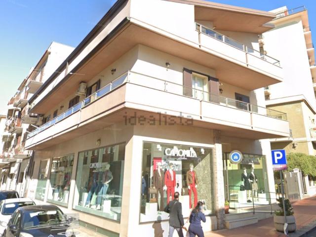 Appartamento in vendita di 195 m² in Via Sacco e Vanzetti