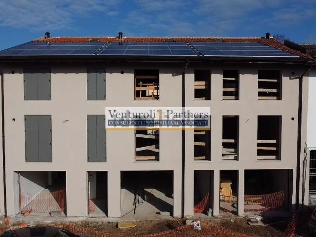 Appartamento in vendita di 195 m² in Via Staffolo