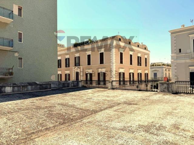 Appartamento in vendita di 195 m² in Via Pedaggio Santa Chiara, 76