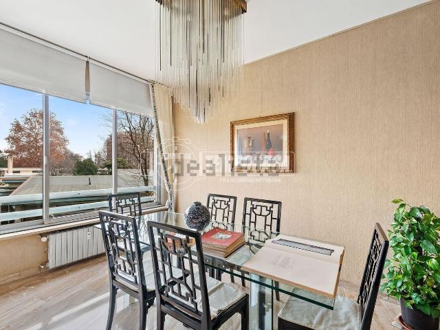 Appartamento in vendita di 195 m² in Via Rodolfo Carabelli, 6