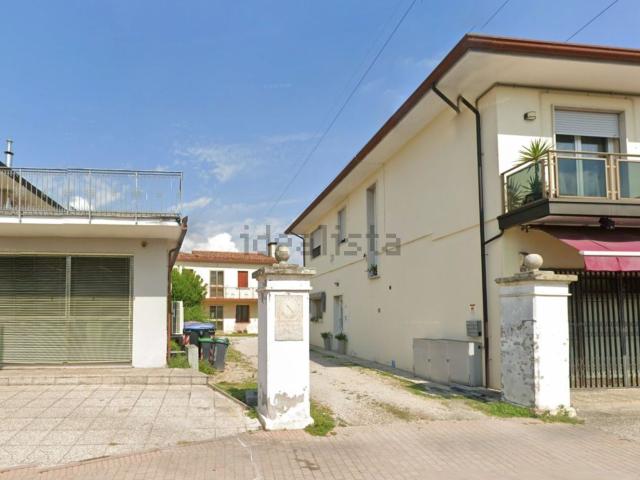 Appartamento in vendita di 195 m² in Via Roma