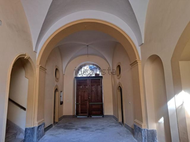 Appartamento in vendita di 195 m² in Via Roma, 42
